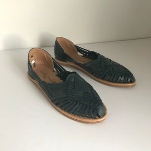 Leather Tulum woven flats